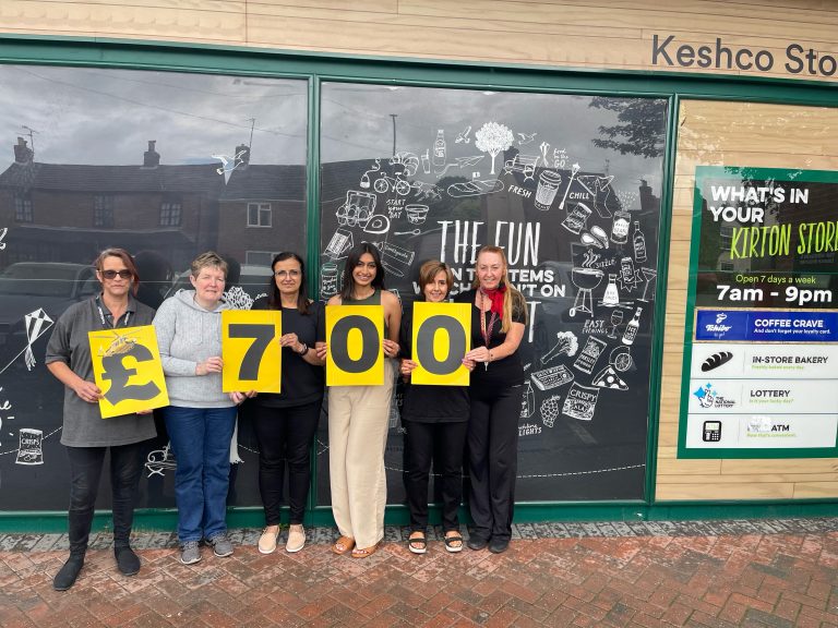 Keshco give £700 to LNAA